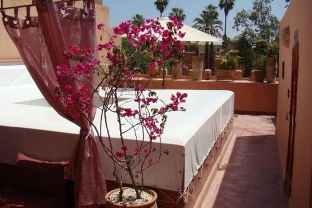 Emplacement N°1 ! Riad Ica Villa Marrakesh Exteriör bild